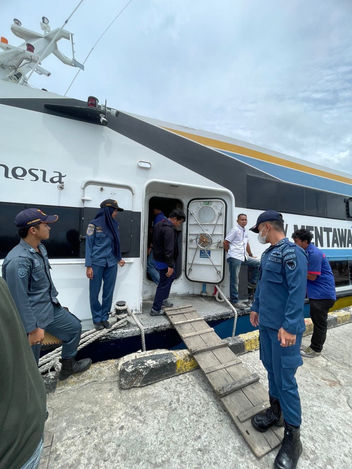 PENGAWASAN EMBARKASI DEBARKASI PENUMPANG